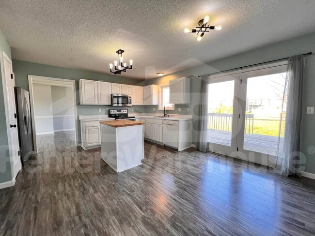 Photo - 1709 NE Sherman Ct