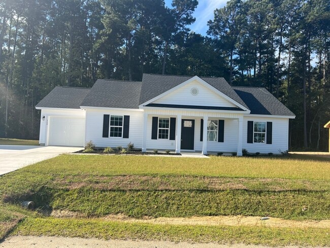 Building Photo - ? Your New Home Awaits — Just in Time for ...