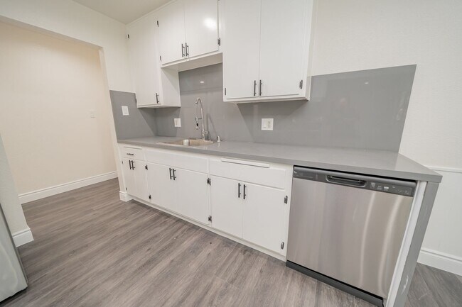 Photo - 3222 Delaware St Unit D