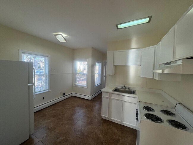 Photo - 213 Beacon St Unidad 1