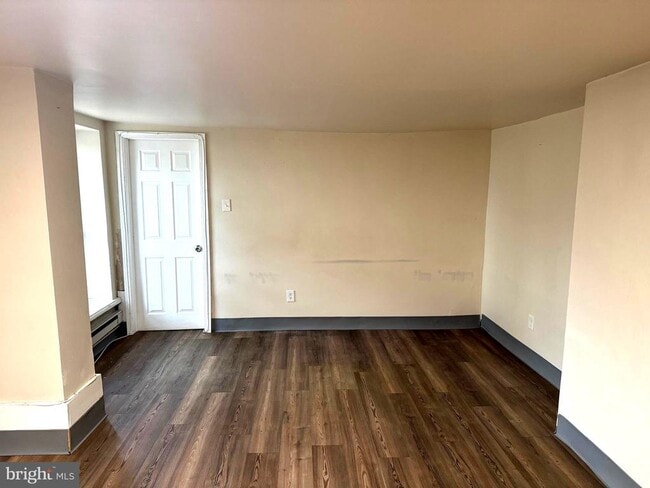 Photo - 725 W Broad St Unidad 4