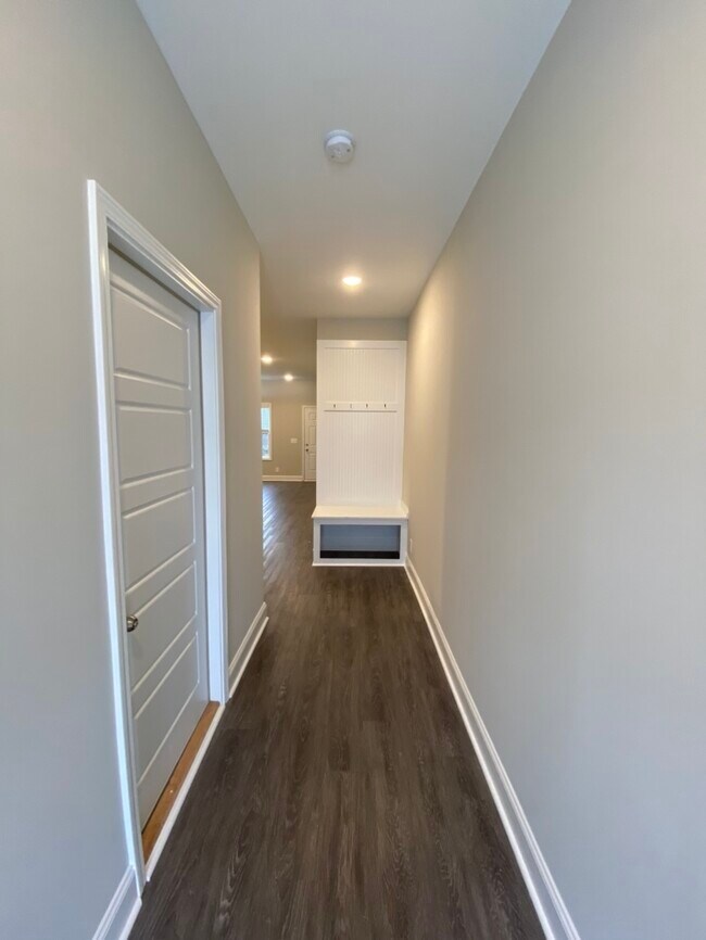 Building Photo - 1023 Glenkirk Dr Rental