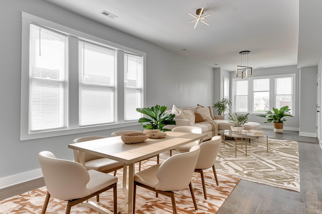 Building Photo - 2935 N Lawndale Ave Unit 3