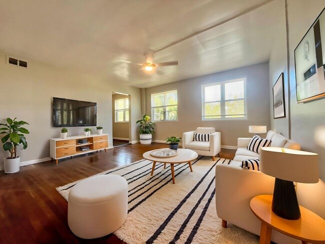 Building Photo - 810 Longfellow St NW Unit 302 Rental
