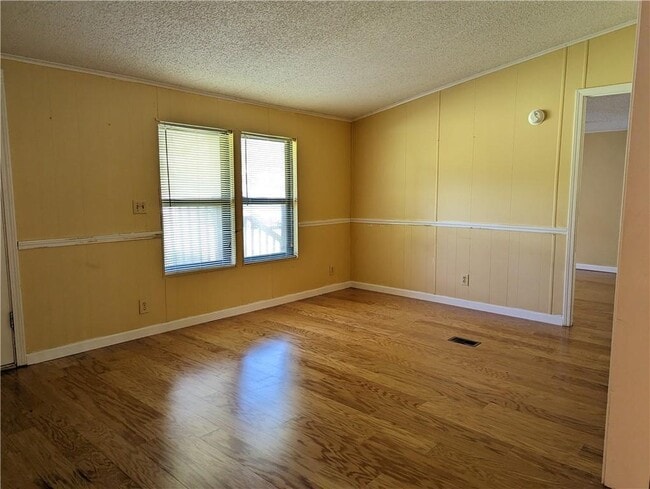 Photo - 319 Wages Rd