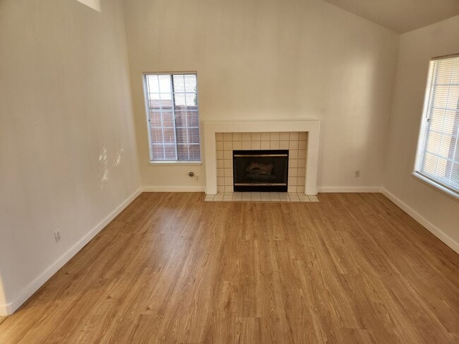 Photo - 2125 Tehachapi Dr