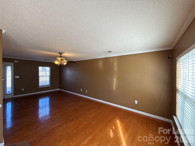 Photo - 7304 Ravanna Dr