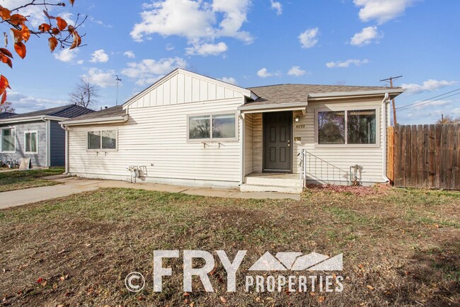 Building Photo - Spacious Sunnyside Home with Huge Yard