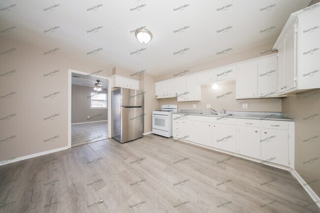 Photo - 8801 S Fairview Dr