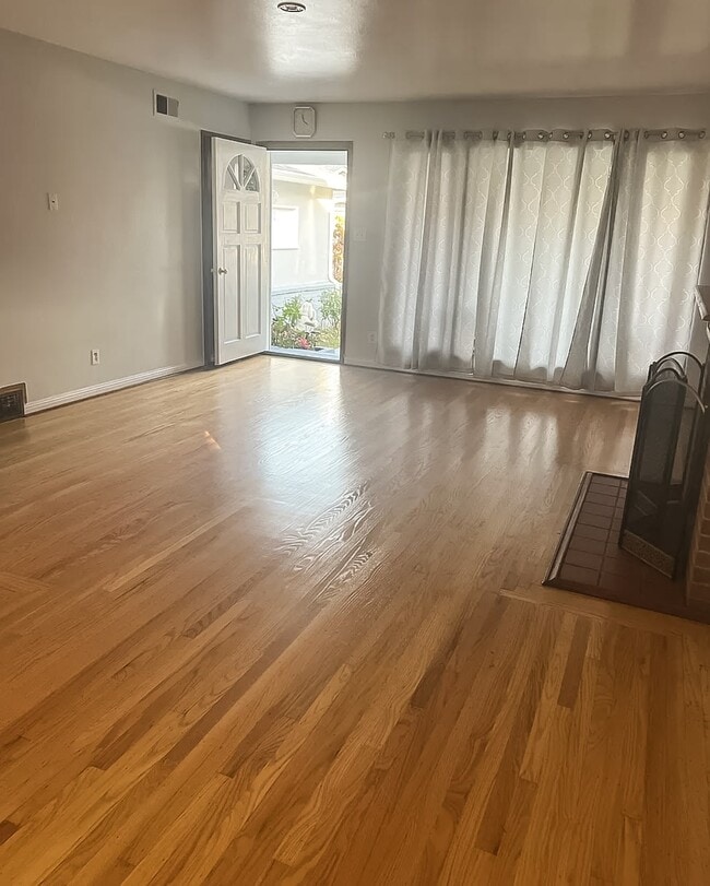 Photo - 2285 Pulgas Ave