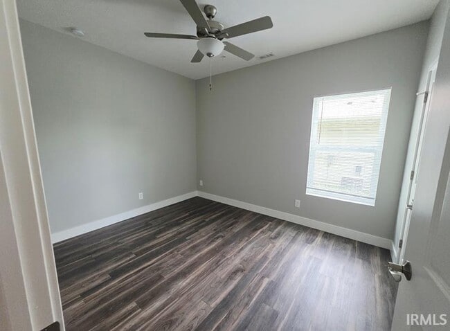 Photo - 2026 Scott St