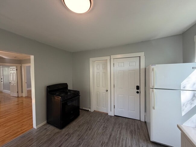 Photo - 93 Bellevue Ave Unit 3