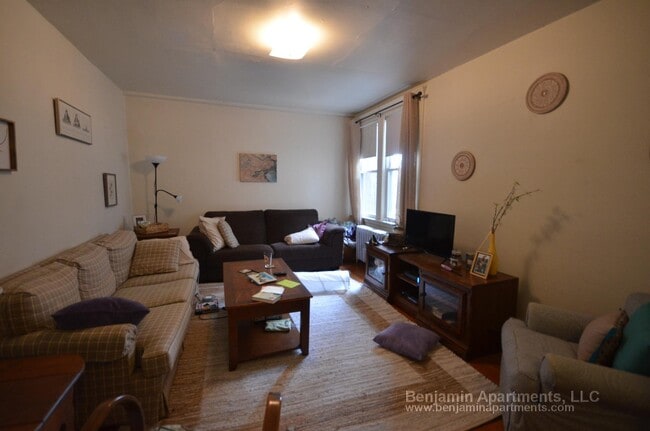 Building Photo - 1626 Commonwealth Ave Unit 10