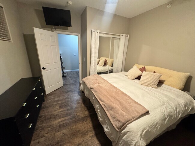 Photo - 2423 W Silverton Dr