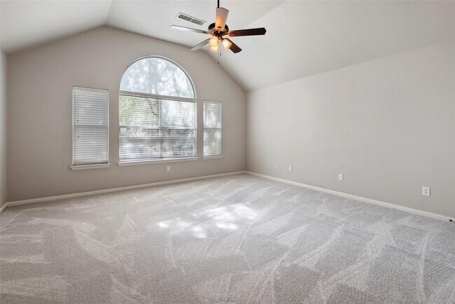 Photo - 35 N York Gate Ct