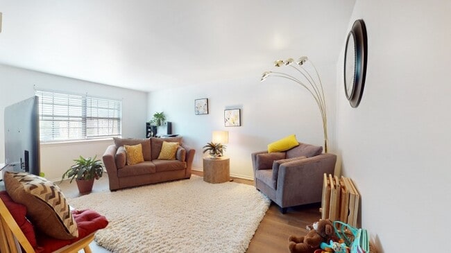 Photo - 9 E Stewart Ave Unit B