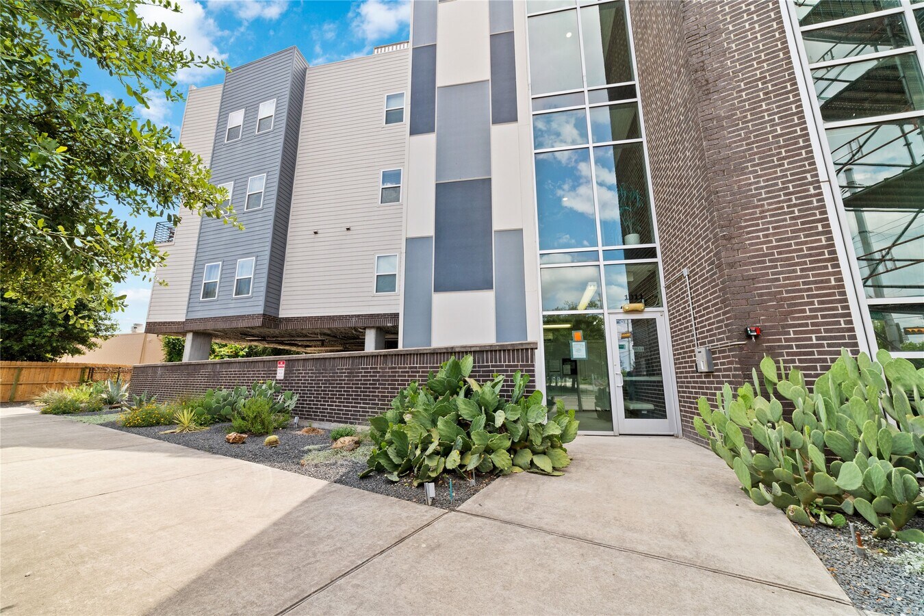 Photo - 1011 Studemont St Unit 109