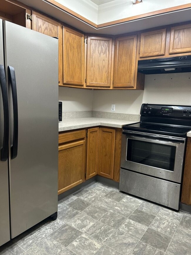 Building Photo - Century 21 Gold Rush - 2 bed, 1.5 bath (Fa... Rental