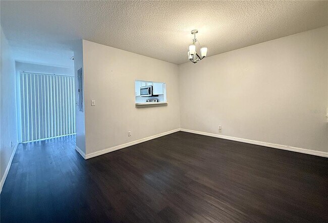 Photo - 254 Castlekeeper Pl