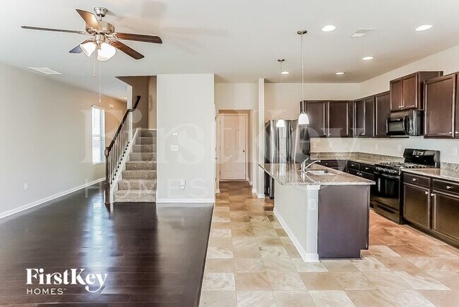 Photo - 549 Dasheill Ln