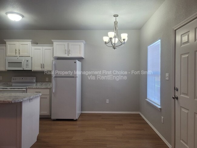 Photo - 2108 Ingalls Ln