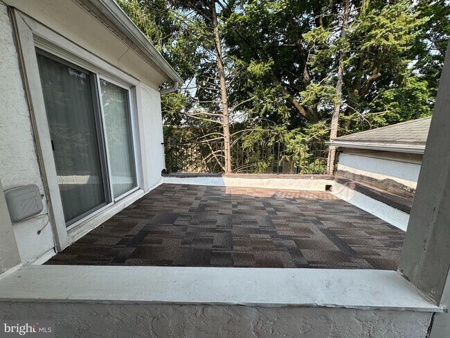 Photo - 117 Montgomery Ave