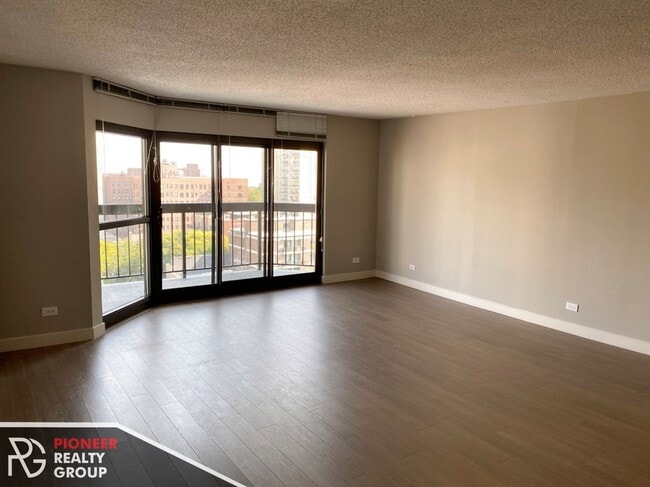Building Photo - 2555 N Clark St Unit 1504