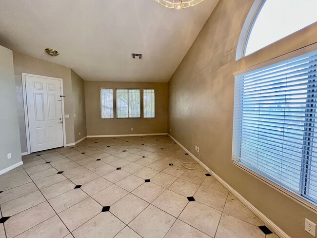 Photo - Single Story 3 Bedroom Home with bonus room!!
