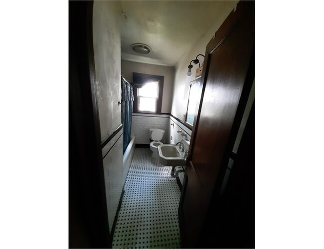 Photo - 179 sherwood ave