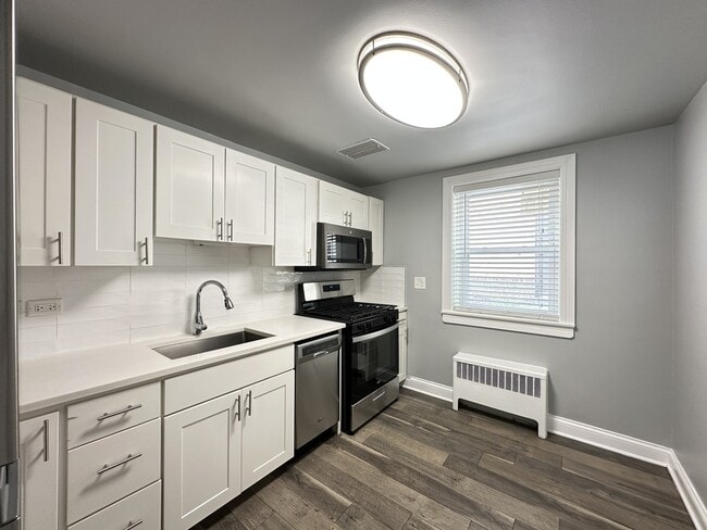 6711 N California Ave Unit WG
