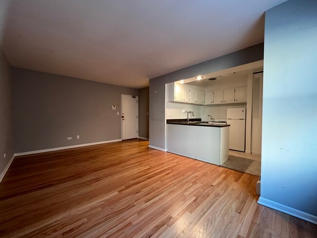 Photo - 516 W Melrose St Unit 206