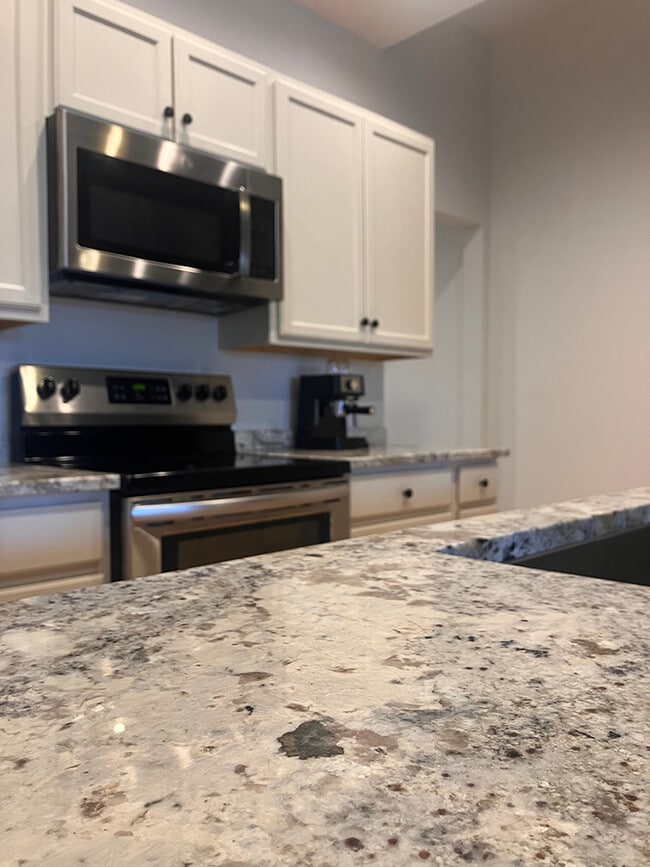 Photo - 17 W Main St Unidad Loft