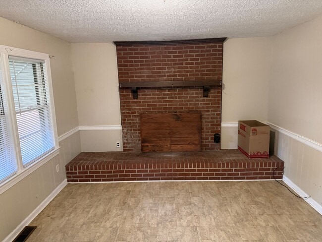 Photo - 3 Bedroom Brick Ranch with Large Yard and Bonus Room