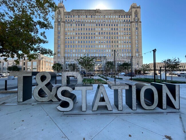 Building Photo - 221 W Lancaster Ave Unit 5008