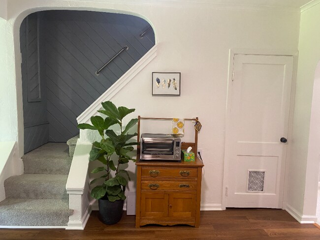 Photo - 4300 Bristol St