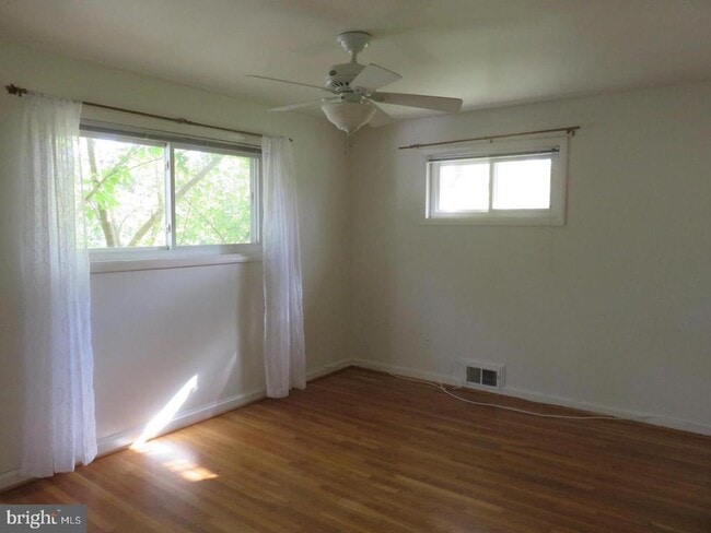 Photo - 6315 Carnegie Dr