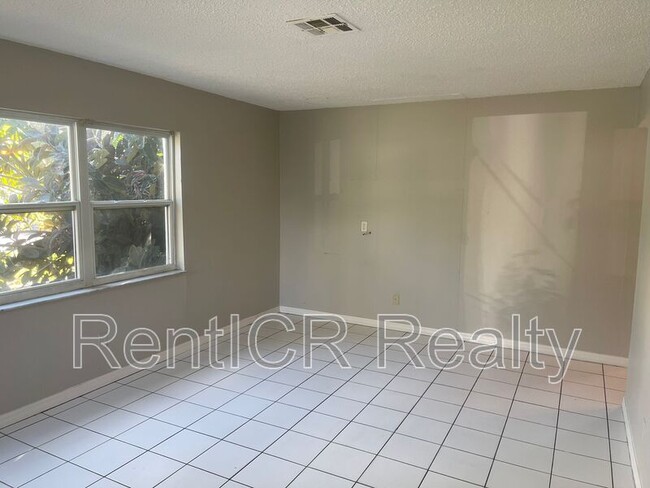 Photo - 5281 Bamboo Pl Unidad B