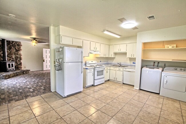 Photo - 3 bed 2 bath house North of Utah park