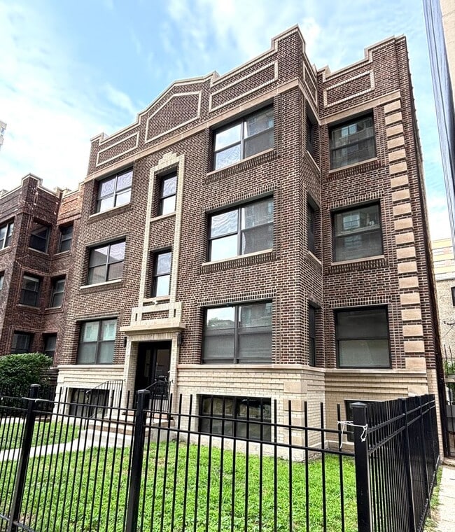 Building Photo - Brand New Interior Construction 2 Bed / 2 ... Unit 2E Rental