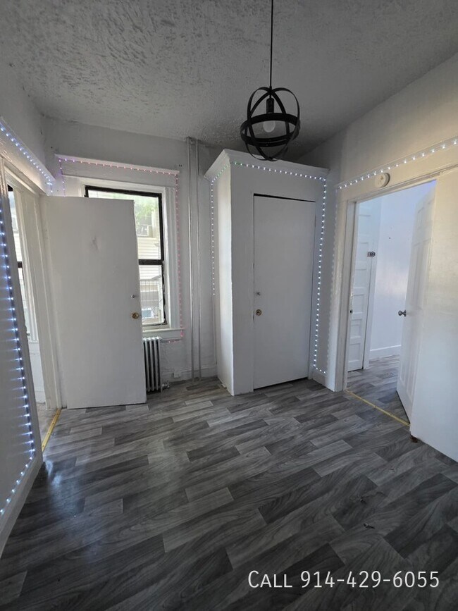 Photo - 33 Van Cortlandt Park Ave Unidad 1R