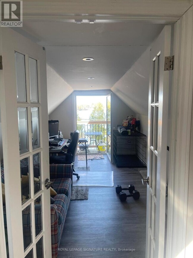 Photo - 5749 Lakeshore Rd