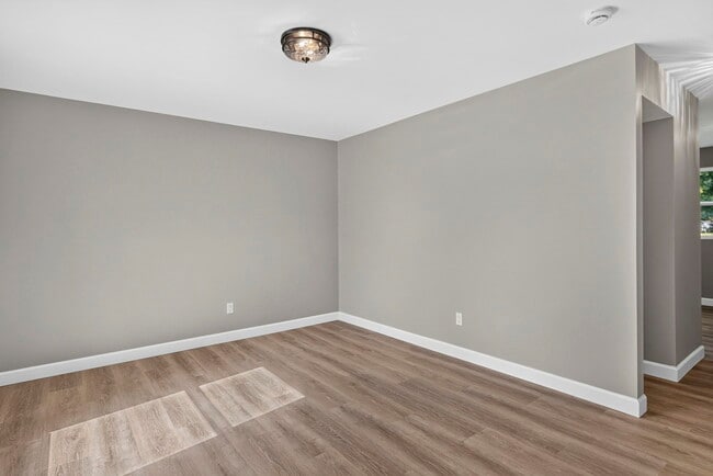 Photo - 2209 Campus Dr