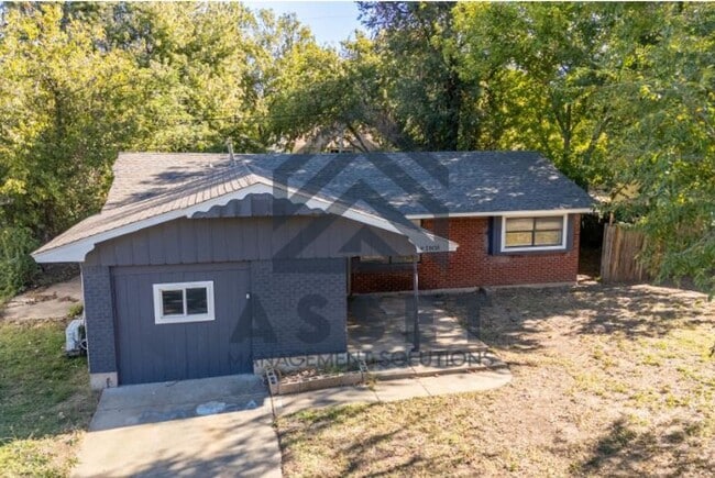 Photo - Cute 4 bedroom House