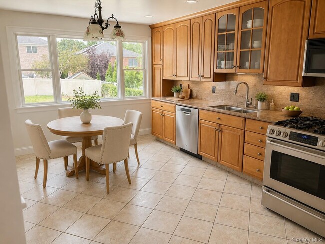 Photo - 156 Valentine St