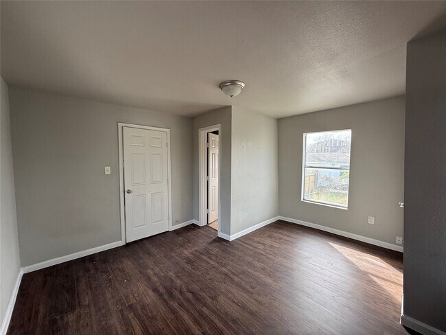 Photo - 7314 Navigation Blvd Unit A