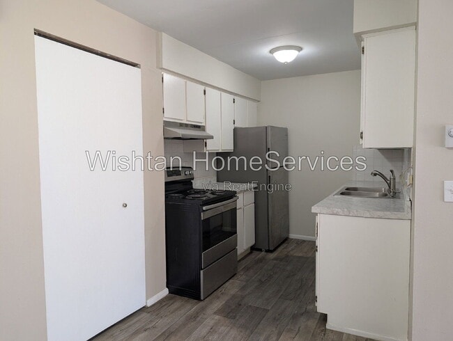 Photo - 204 Charleston Blvd Unit 5