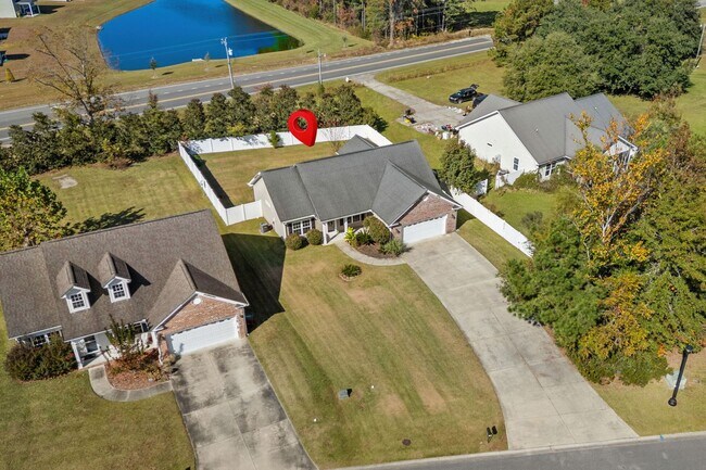 Photo - 205 Oak Landing Dr