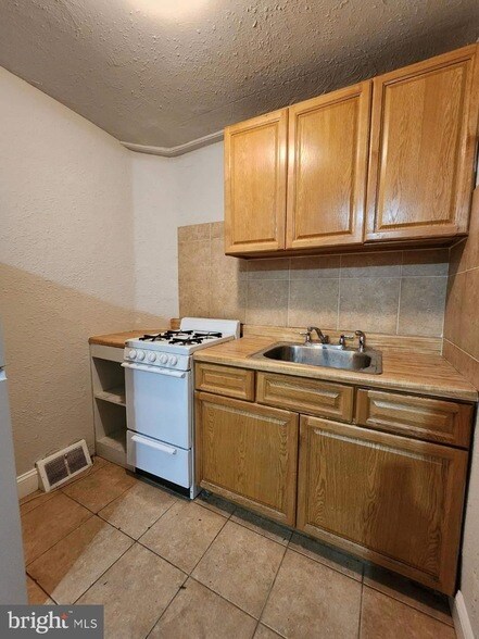 Photo - 4522 Springfield Ave Unit 1F