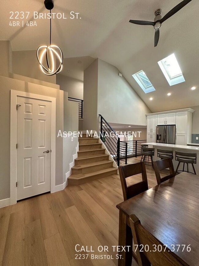 Photo - 2237 Bristol St