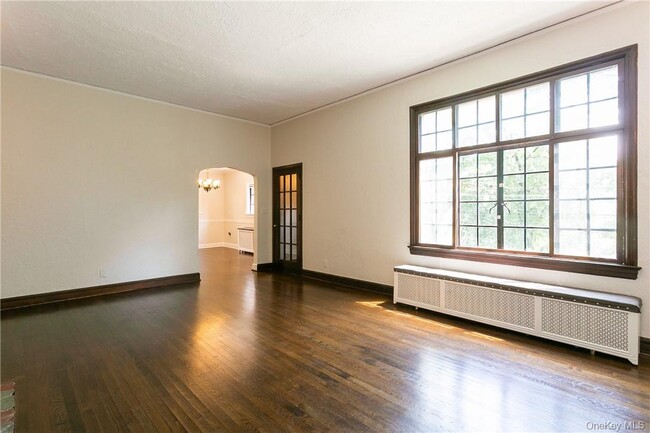 Photo - 1191 Post Rd